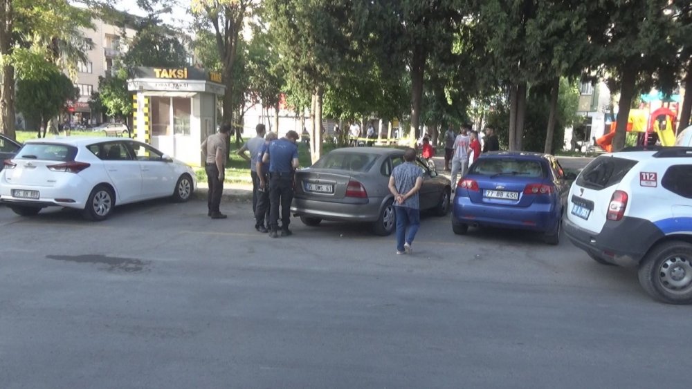 Buca'da kanlı saldırı! Anıl Bahri Kocaman çağrıldığı parkta kurşunların hedefi oldu