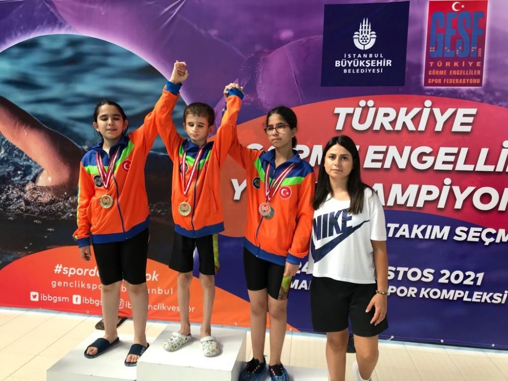Konya'da görme engelli çocuklar azimleriyle örnek oldu! Şampiyonadan 9 madalya ile döndüler