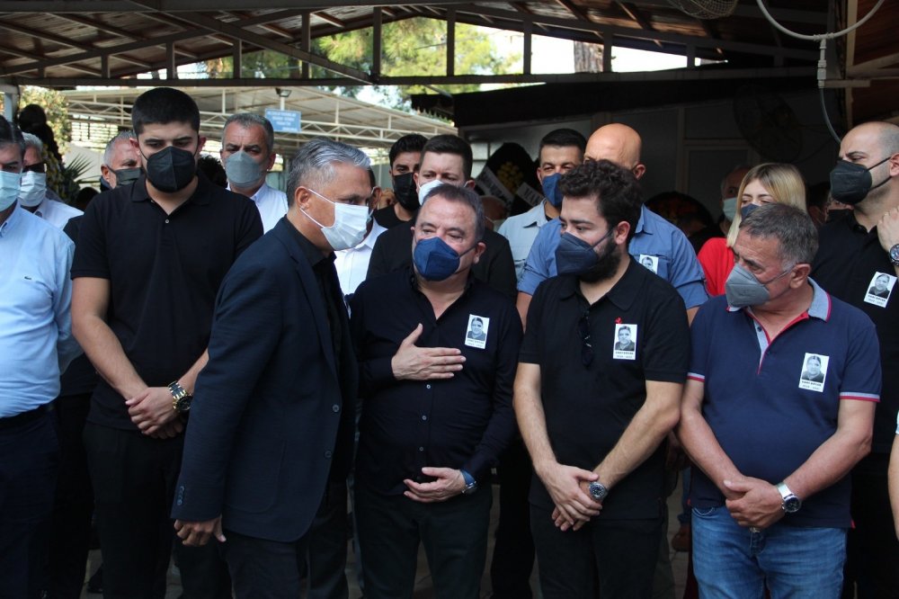 Başkan Böcek’ten koronavirüse yenik düşen ağabeyine son görev