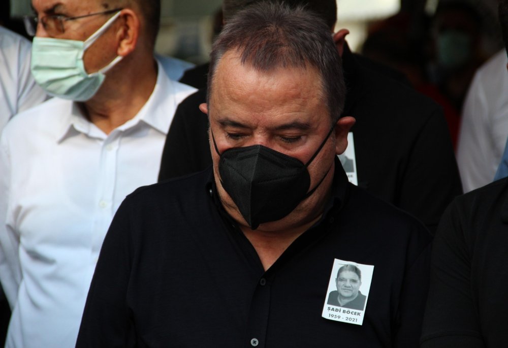 Başkan Böcek’ten koronavirüse yenik düşen ağabeyine son görev