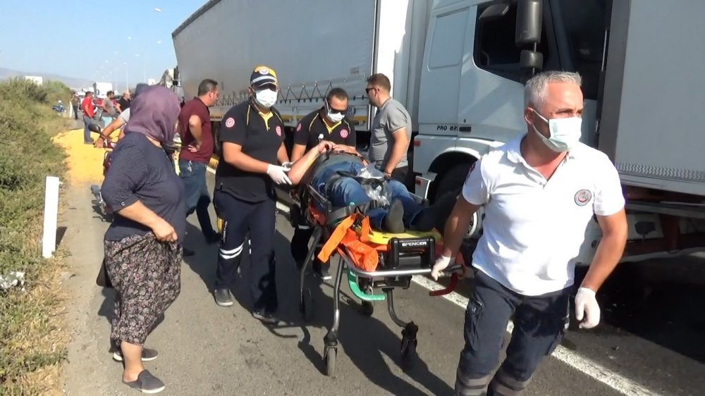 Mısır yüklü tır ışıkta bekleyen araçları ezdi geçti! 3 ölü 2'si ağır 5 yaralı