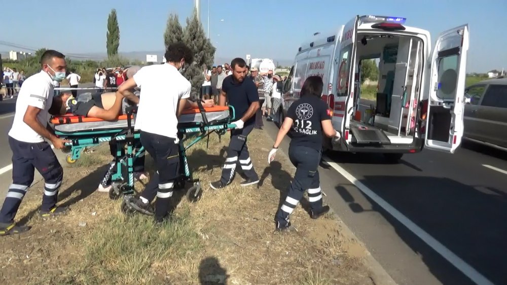 Mısır yüklü tır ışıkta bekleyen araçları ezdi geçti! 3 ölü 2'si ağır 5 yaralı