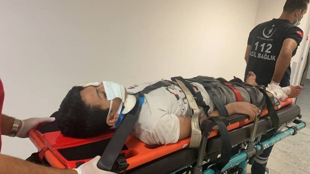 Aksaray - Adana yolunda tır bariyerlere çarptı! 3 yaralı