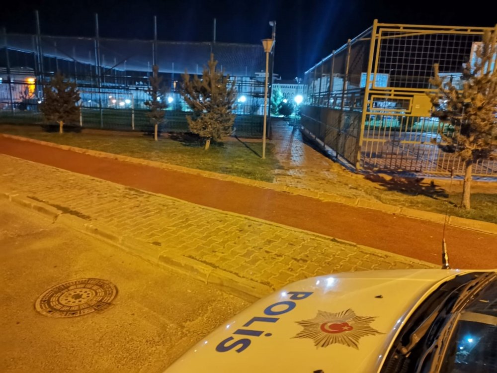 Halı saha maçında kanlı kavga! 3 kişi yaralandı