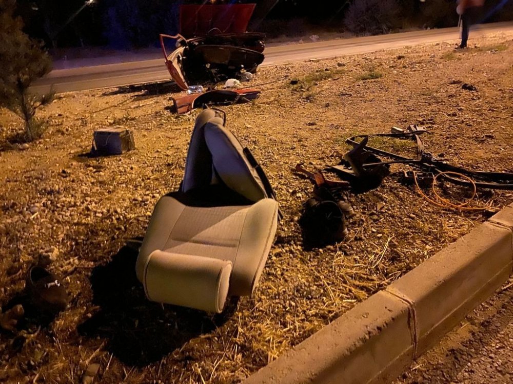 Bu otomobilden yaralı kurtuldular