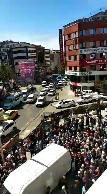 İndirimli halı izdihama neden oldu!