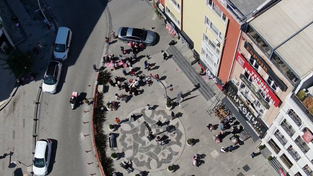 İndirimli halı izdihama neden oldu!