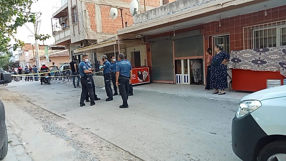 İzmir’de silahlı dehşet! 6’sı çocuk 12 yaralı