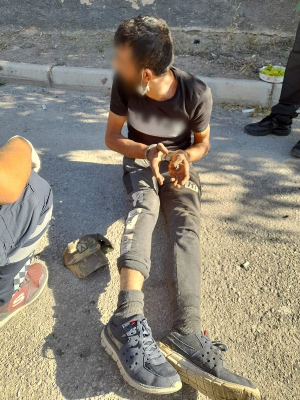 Konya'da bir şahıs polise bıçak çekti! Çektiğine pişman oldu