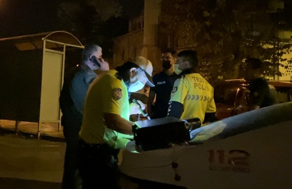 Polis ne yapsın! Alkollü sürücü kelepçelenmek için ısrar etti