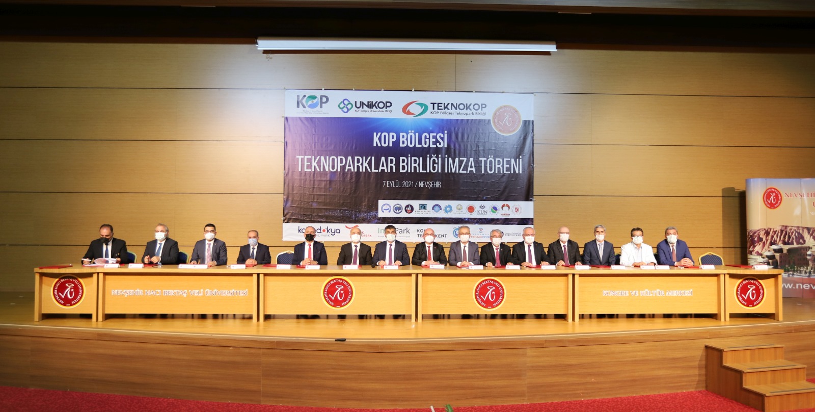 rektorumuz-prof-dr-babur-ozcelik-kop-bolgesi-teknoparklar-birligi-teknokop-protokol.jpg