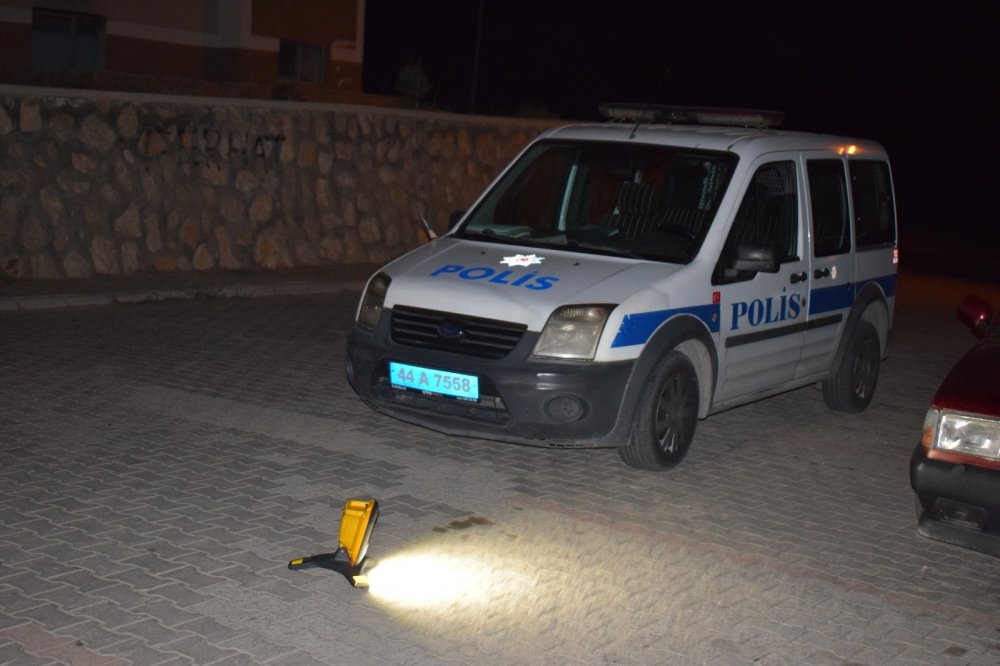 TOKİ Konutları önünde döner bıçaklı kavga! 1’i ağır 2 yaralı