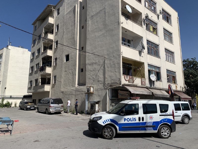 2'nci kattaki apartman boşluğu penceresinden düşen kadın ağır yaralandı