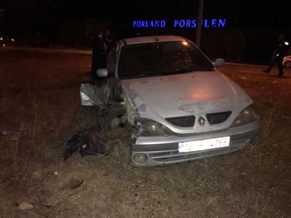 Bilecik'te lastiği patlayan araç direğe çarptı! 6 yaşındaki Cemre yaralandı