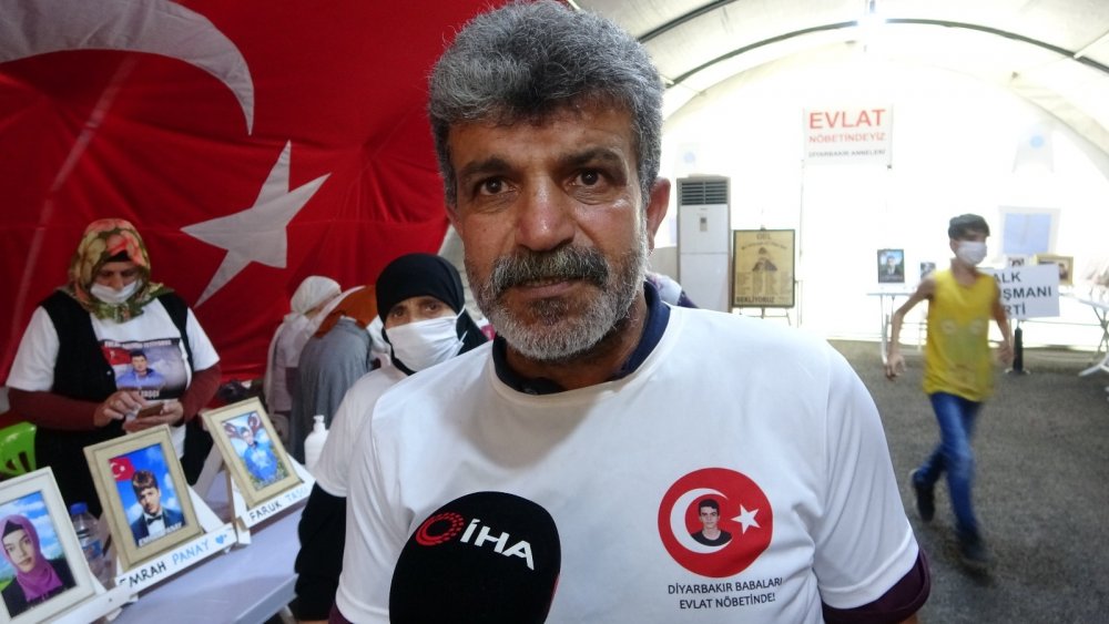 Evlat nöbetindeki aileler Davutoğlu'nu geldiğine pişman etti