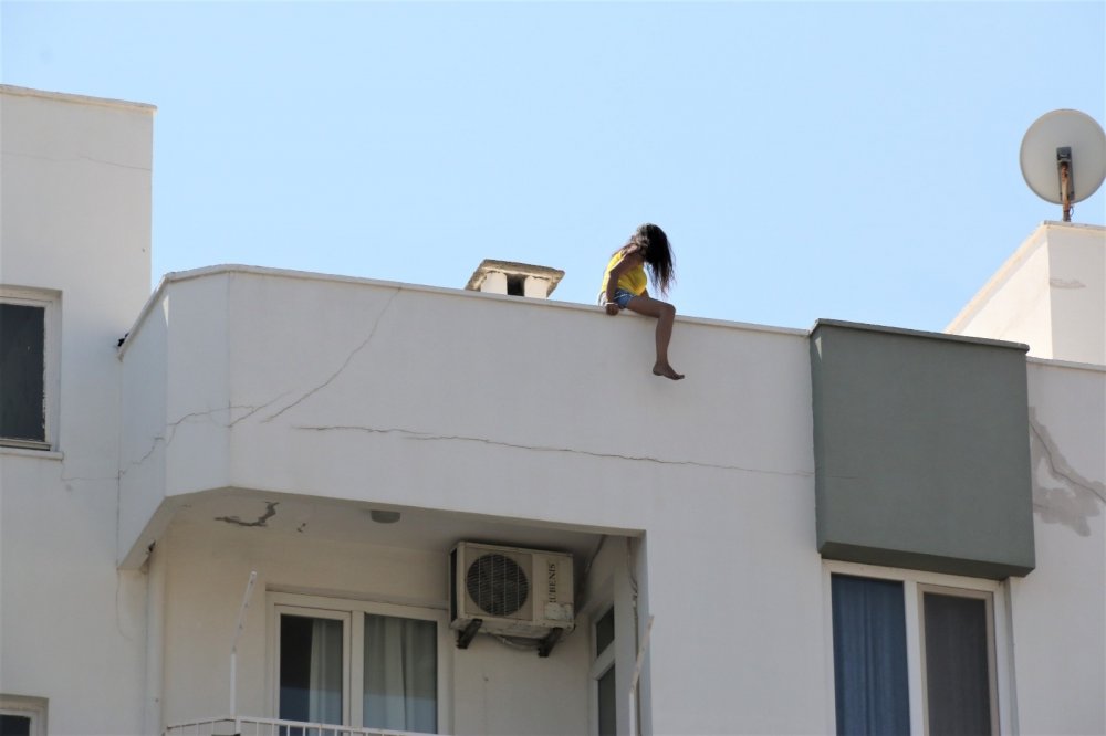 Haczedilip evinden çıkartılan eski hostes isyan etti!