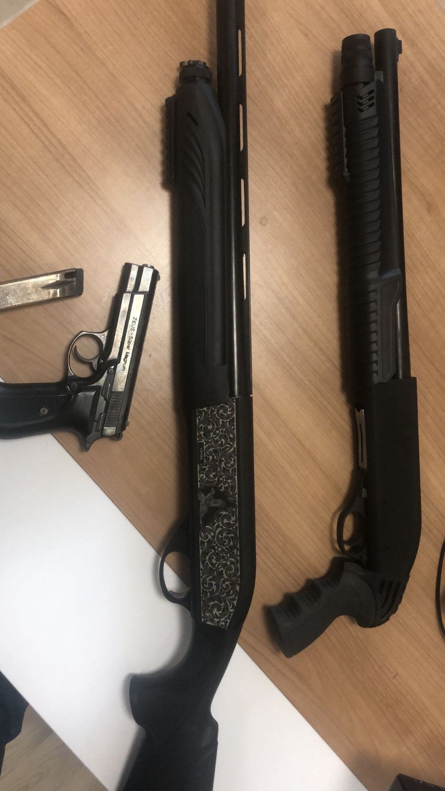 Drift yapıp tabanca ve tüfekle havaya ateş açan magandalar yakalandı