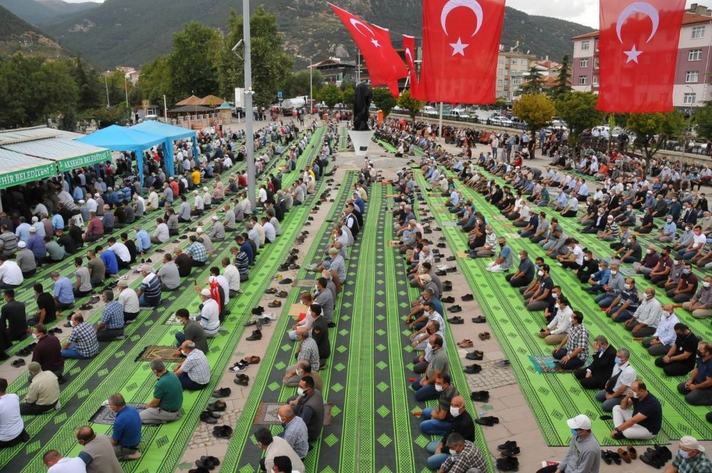 Konya aslanına veda etti! Şehit Ömer Faruk Erdem anne ve babasına kavuştu