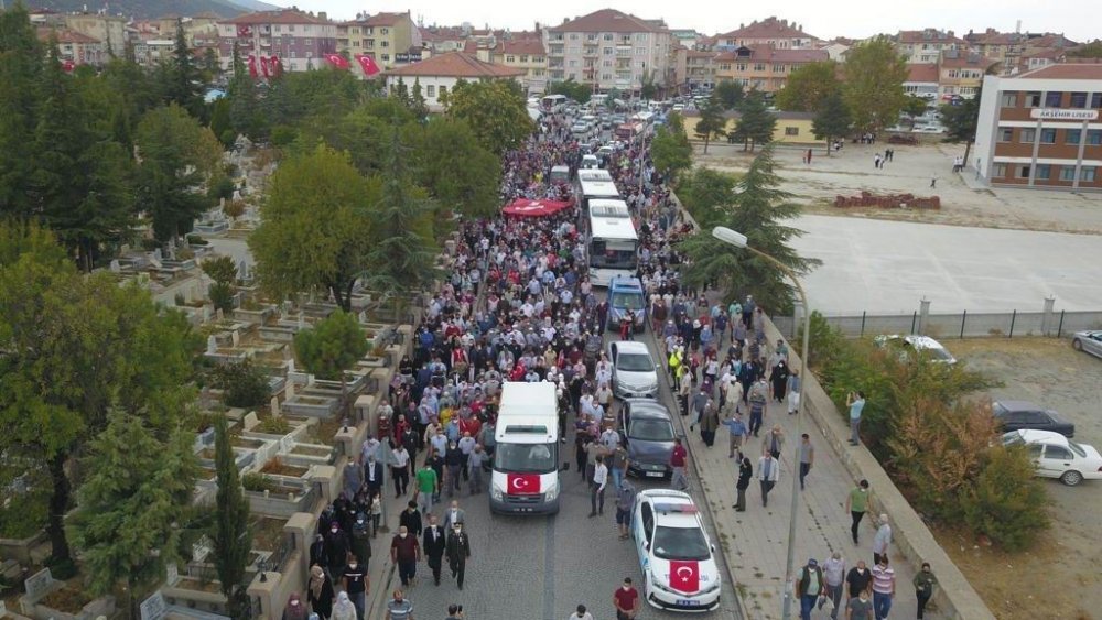Konya aslanına veda etti! Şehit Ömer Faruk Erdem anne ve babasına kavuştu