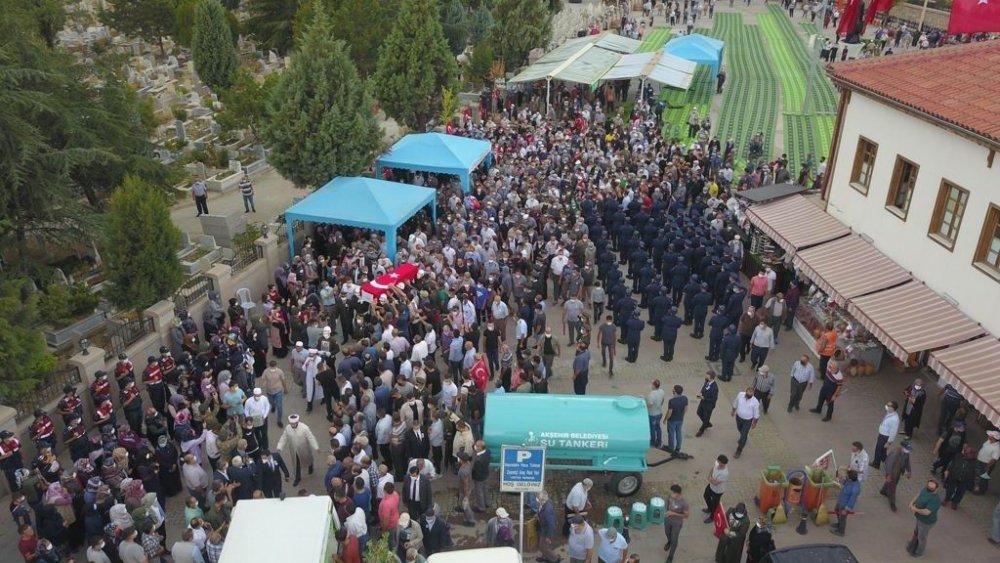 Konya aslanına veda etti! Şehit Ömer Faruk Erdem anne ve babasına kavuştu