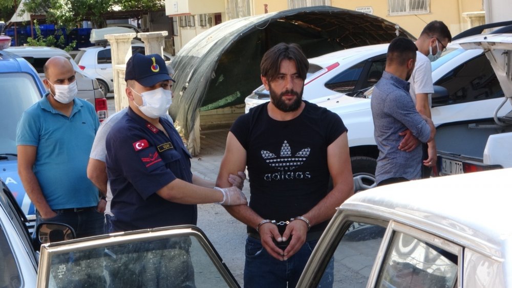 Konya'dan aldıkları tabancaları Manavgat’ta satmak isterken yakalandılar