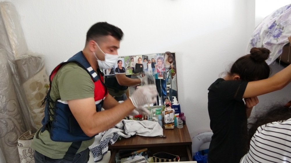 Konya'dan aldıkları tabancaları Manavgat’ta satmak isterken yakalandılar