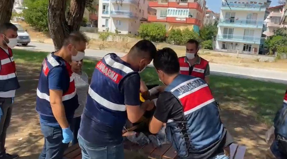 Konya'dan aldıkları tabancaları Manavgat’ta satmak isterken yakalandılar