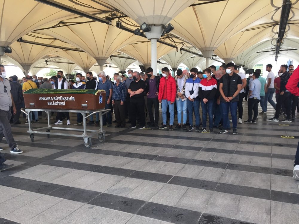 Yürek yakan detay! 5 kişinin öldüğü kazada can veren Buğra Özcan'ın abisi de 5 ay önce kazada ölmüş