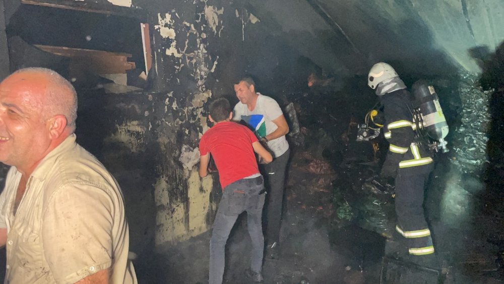 Mangal kömürü imalathanesindeki yangın! Ekipler müdahale ediyor