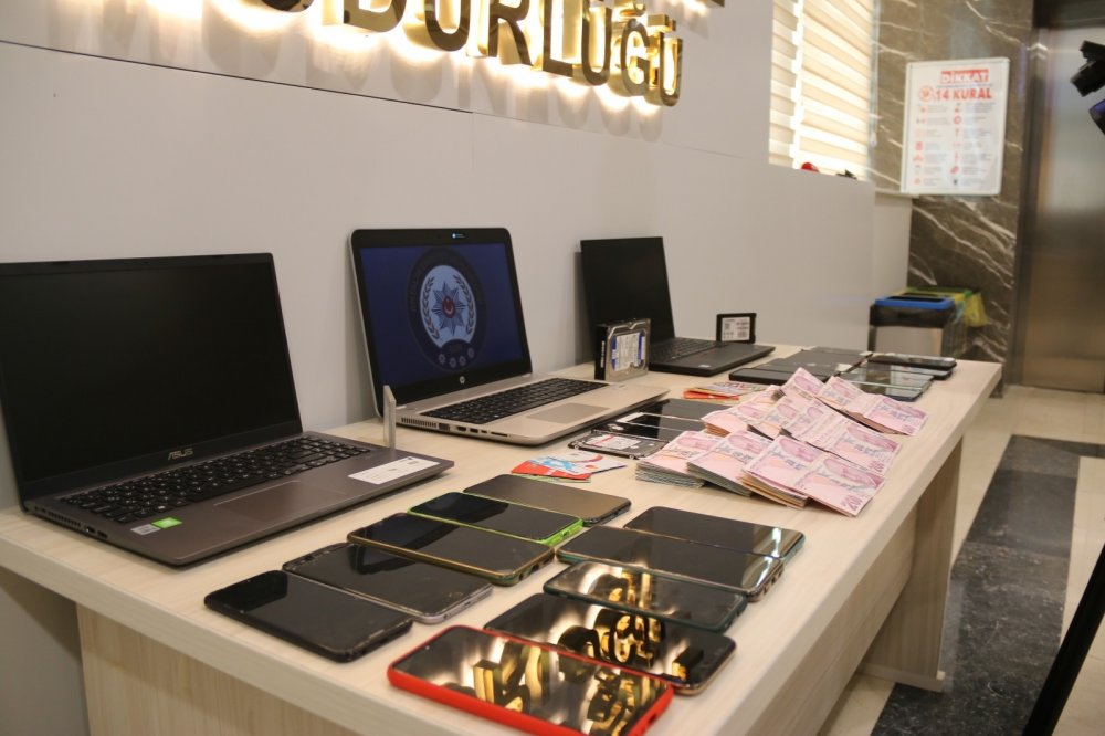 'Garantili bahis' kuponu ile sosyal medyadan dolandıran şebekeye çökertildi! 27 gözaltı