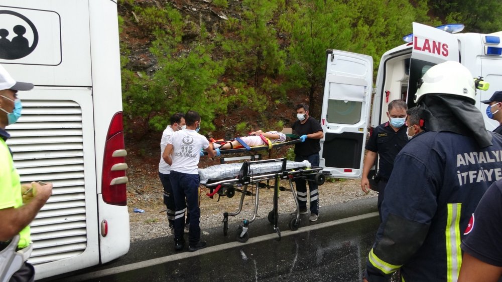 Tatil dönüşü feci kaza! Konyalı aileyi kızlarından ölüm ayırdı