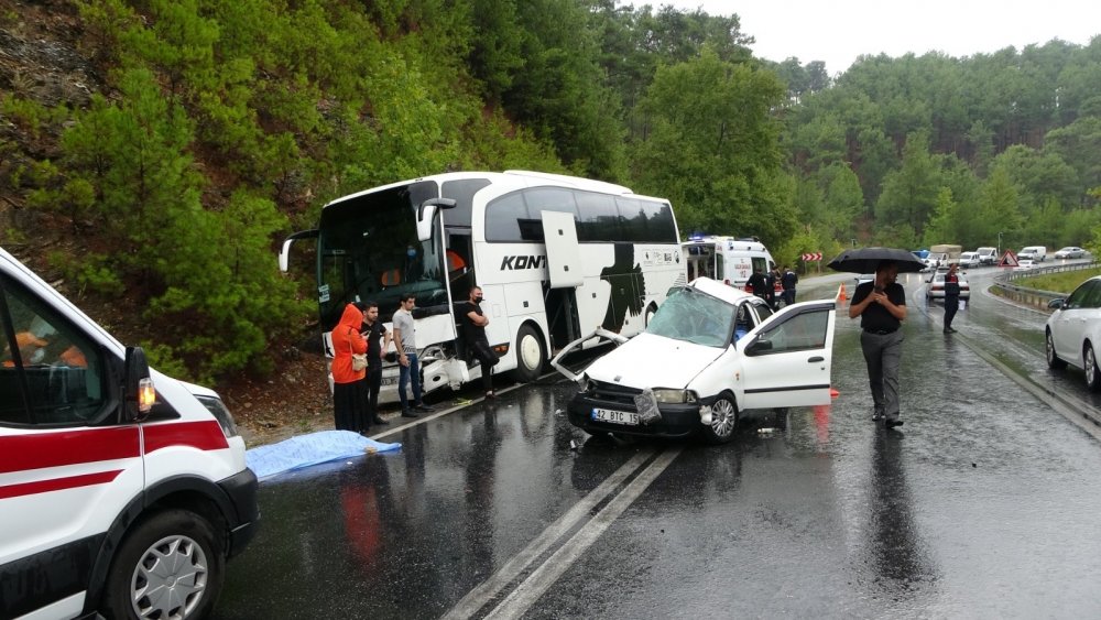 Tatil dönüşü feci kaza! Konyalı aileyi kızlarından ölüm ayırdı