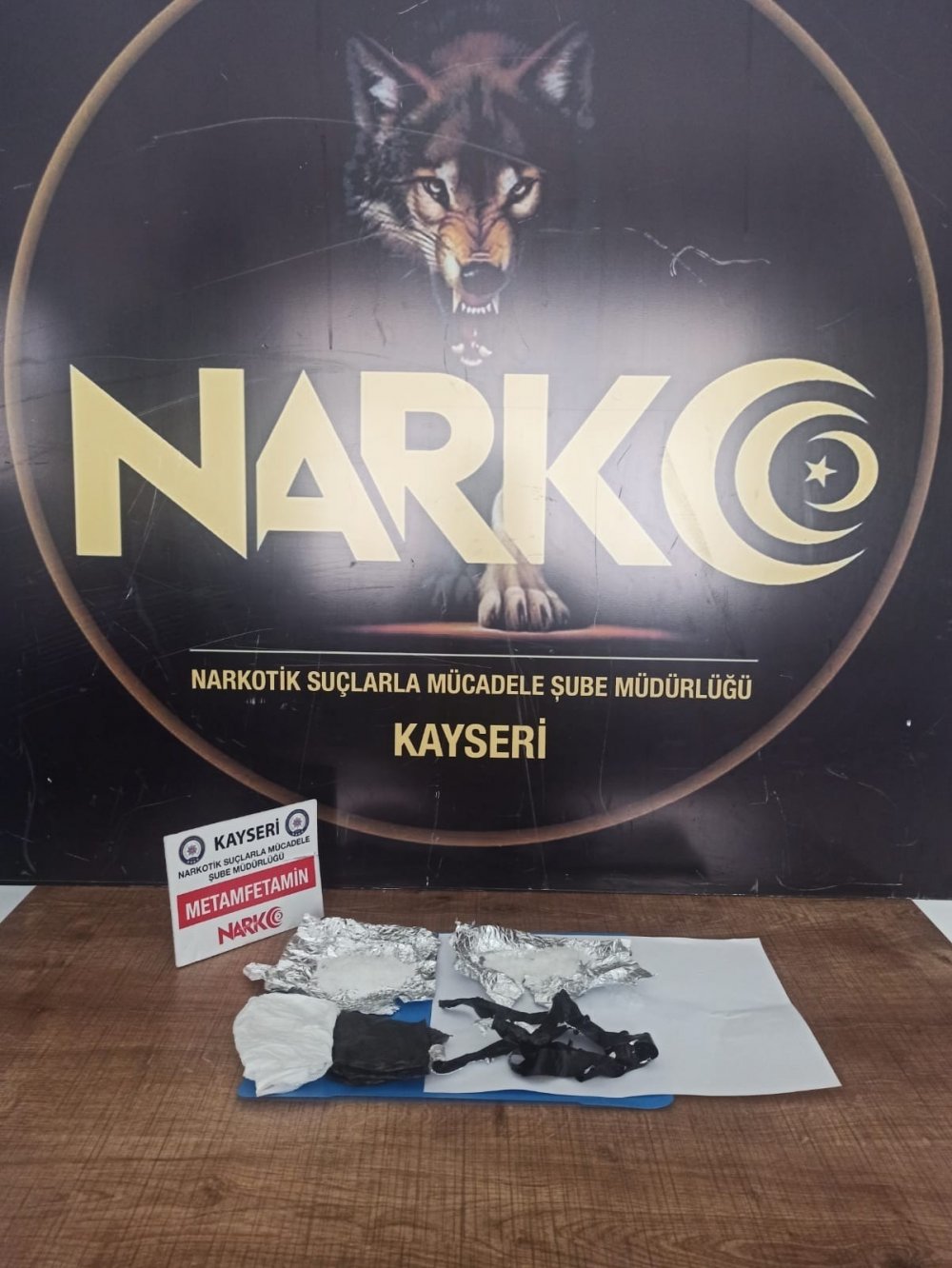 İç çamaşırında uyuşturucu sevkiyatı polise takıldı