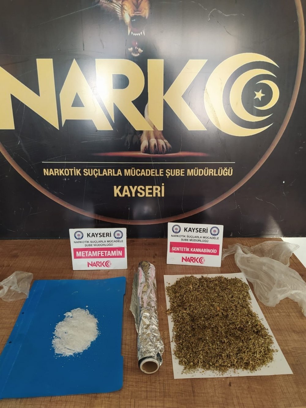 İç çamaşırında uyuşturucu sevkiyatı polise takıldı