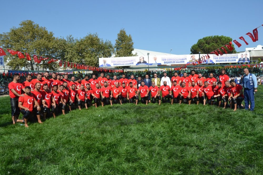 Biga Yağlı Güreşlerinde Başpehlivan İsmail Balaban