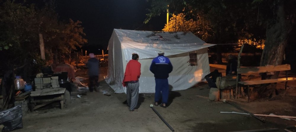 Denizli’de deprem! Hasar oluşan ev tahliye edildi