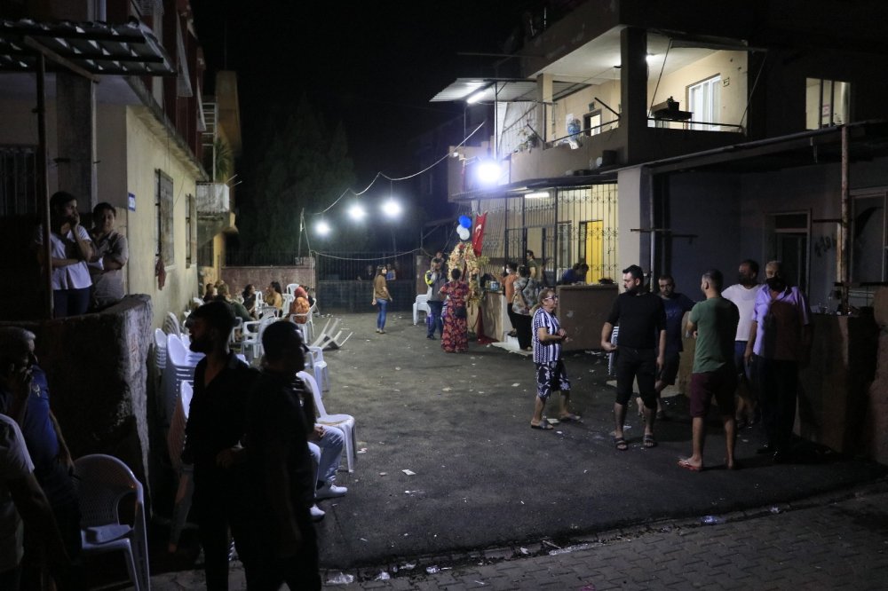 Düğünde gelinin ağabeyi ile erkek tarafı arasında kavga çıktı! 2'si kadın 6 kişi pompalıyla yaralandı