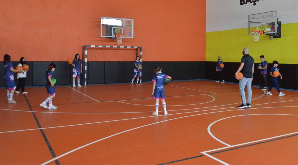 Meram’da Kış Spor Okulları'na başvurular başlıyor!