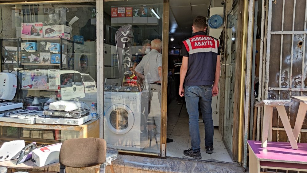 Okul çağındaki çocukları zehirleyen torbacı tahliyesinden 3 gün sonra yine yakandı