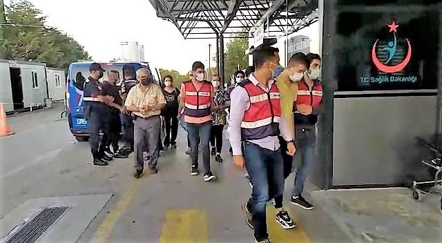 Okul çağındaki çocukları zehirleyen torbacı tahliyesinden 3 gün sonra yine yakandı