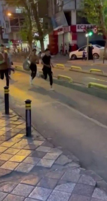 Okul çıkışında bıçaklı kız kavgası! 1 yaralı