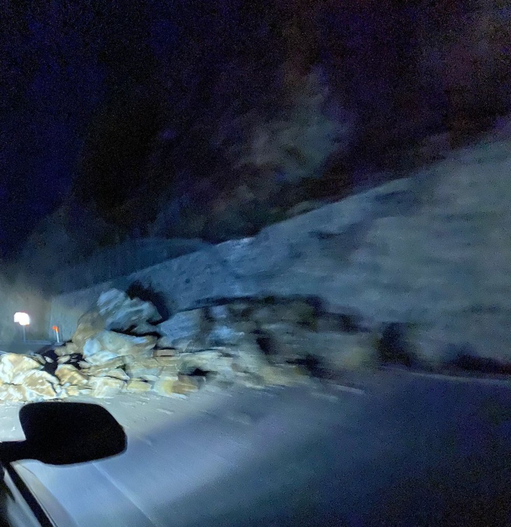 Samandağ - Arsuz çevre yolu heyelan nedeniyle trafiğe kapatıldı