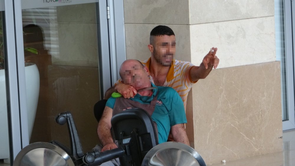 Antalya'da dehşet anları! Önce kendini kesti sonra rehin aldı