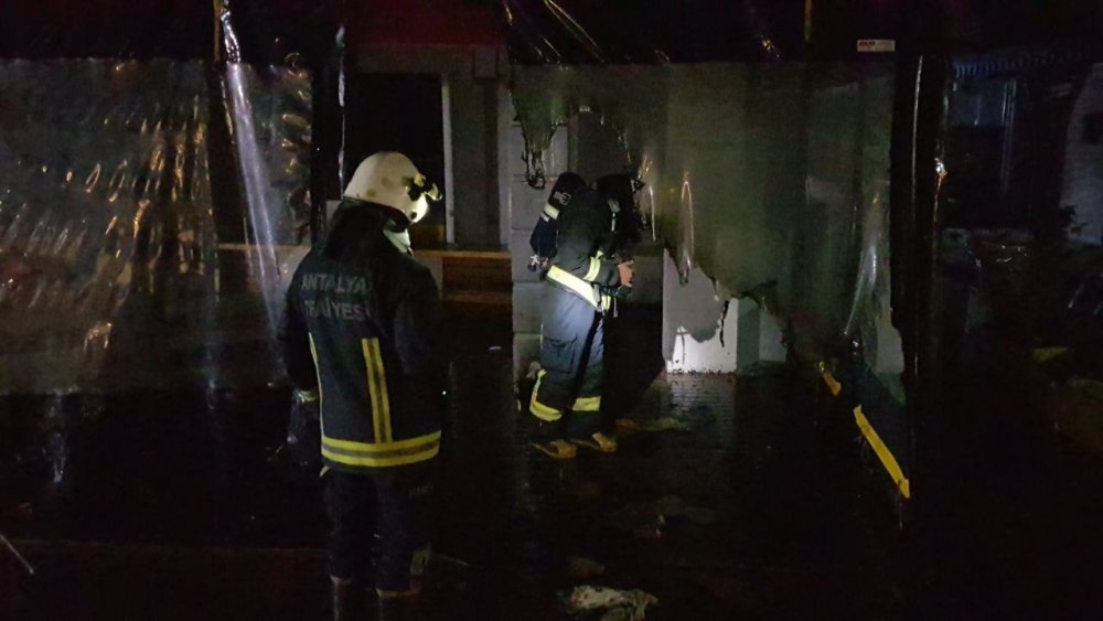 Filistinli göçmen ülkesine dönebilmek için Alanya'da yangın çıkarttı