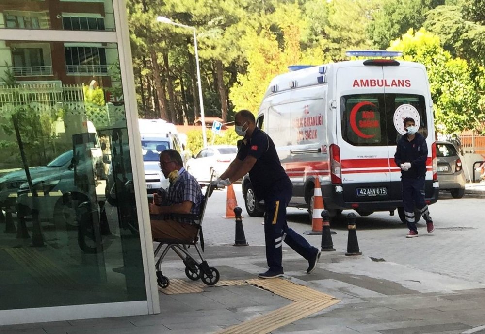 Konya'da taksi ticari araç ile çarpıştı! 2 yaralı