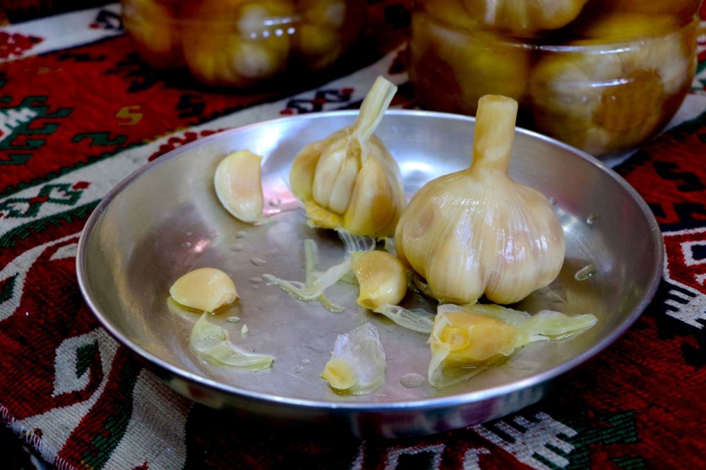 Sosyal medyanın en faydalı paylaşımı! Şifa deposu 'sarımsak turşusu'