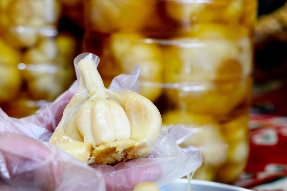 Sosyal medyanın en faydalı paylaşımı! Şifa deposu 'sarımsak turşusu'