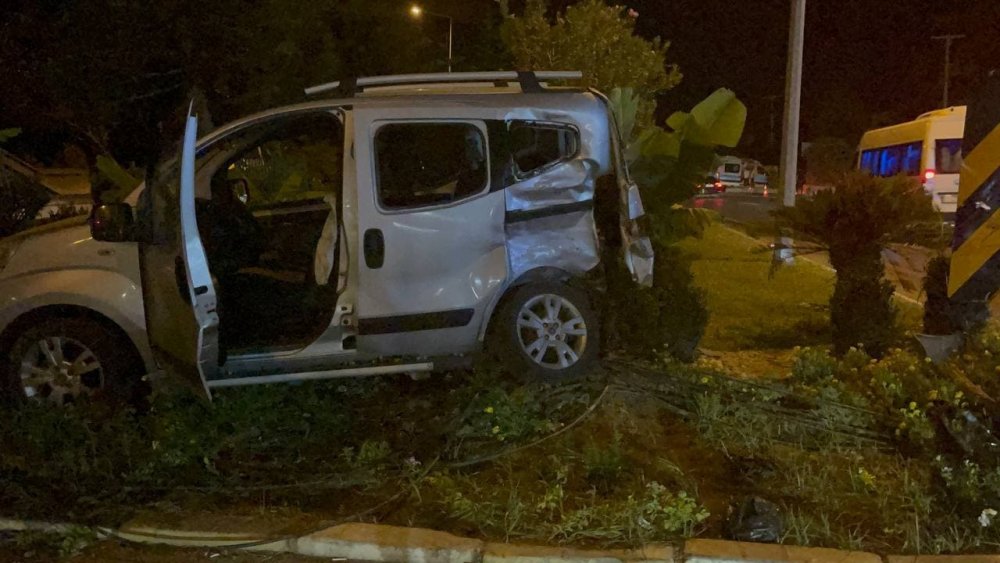 Alanya’da ambulans kazası! 1 yaralı