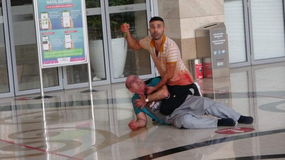 Ustabaşının boğazına bıçak dayayan garsonun ifadesi ortaya çıktı!