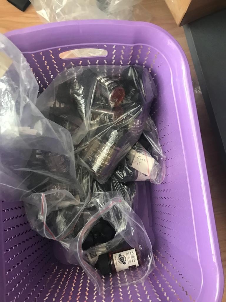 Kaçak elektronik sigara imalathanesine operasyon